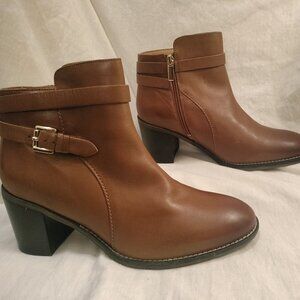 Hush Puppies NWT Size 10W Brown Ankle Boots